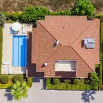Paradise Town Hazel Villa *