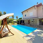Villa Paradise Town Hazel