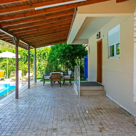 Paradise Town Hazel Villa *