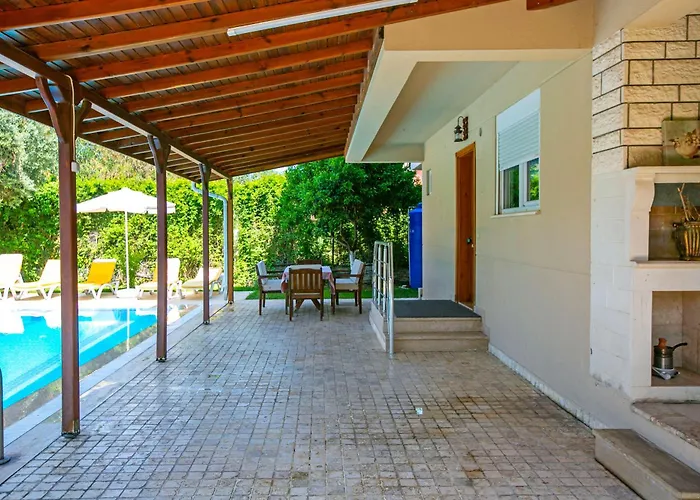 Paradise Town Hazel Villa *