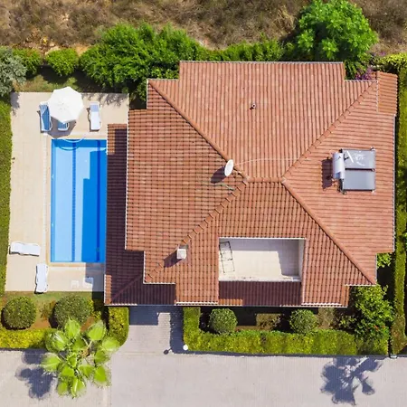 Paradise Town Hazel Villa *