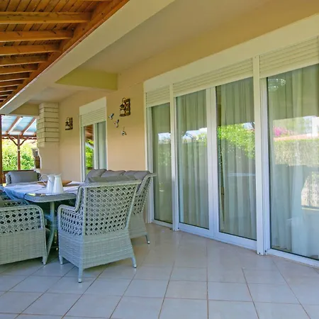 Paradise Town Hazel Villa *